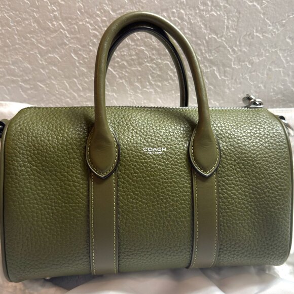 Coach Compass 25 in olive. Like new. Rare color.  No longer available. - Picture 1 of 16